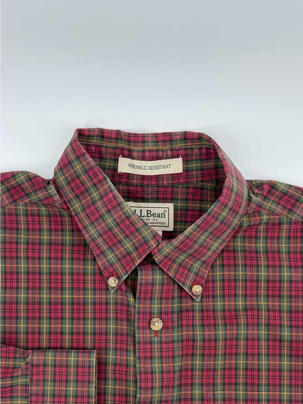 L.L. Bean Men's M reg Button-Down Plaid Shirt - Red & Green